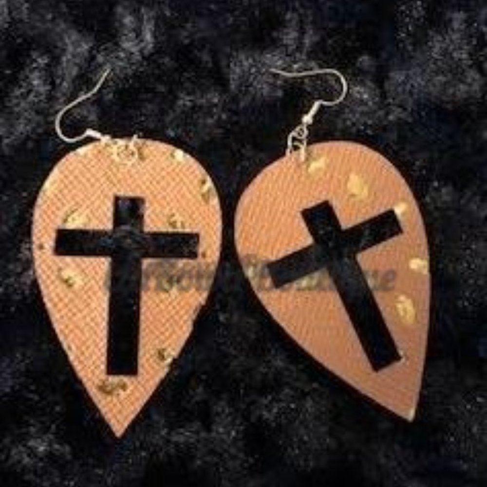 ❤️HOST PICK❤️ Brown w/ Gold Cross Cutout Faux Leather Earring ER1573 Handmade - Picture 2 of 5